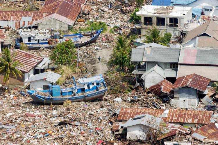 El tsunami de Indonesia, en 2004, fue devastador. Imagen: ONU / Evan Schneider