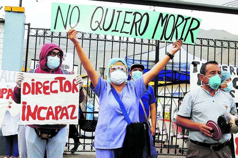 Protesta en Lima, Perú, por falta de insumos médicos. Imagen: Reuters