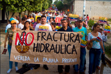 Marcha carnaval contra el Fracking, San Martín (Colombia) - Crédito de la imagen: Esperanza Proxima / Flickr