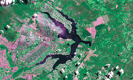 Foto satélite mostra desmatamento
