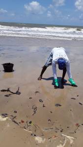 Limpeza das praias contaminadas por vazamento de petróleo no NE - 10/2019