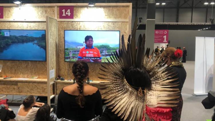 Público assiste documentário VozesIndígenas da América Latina COP25