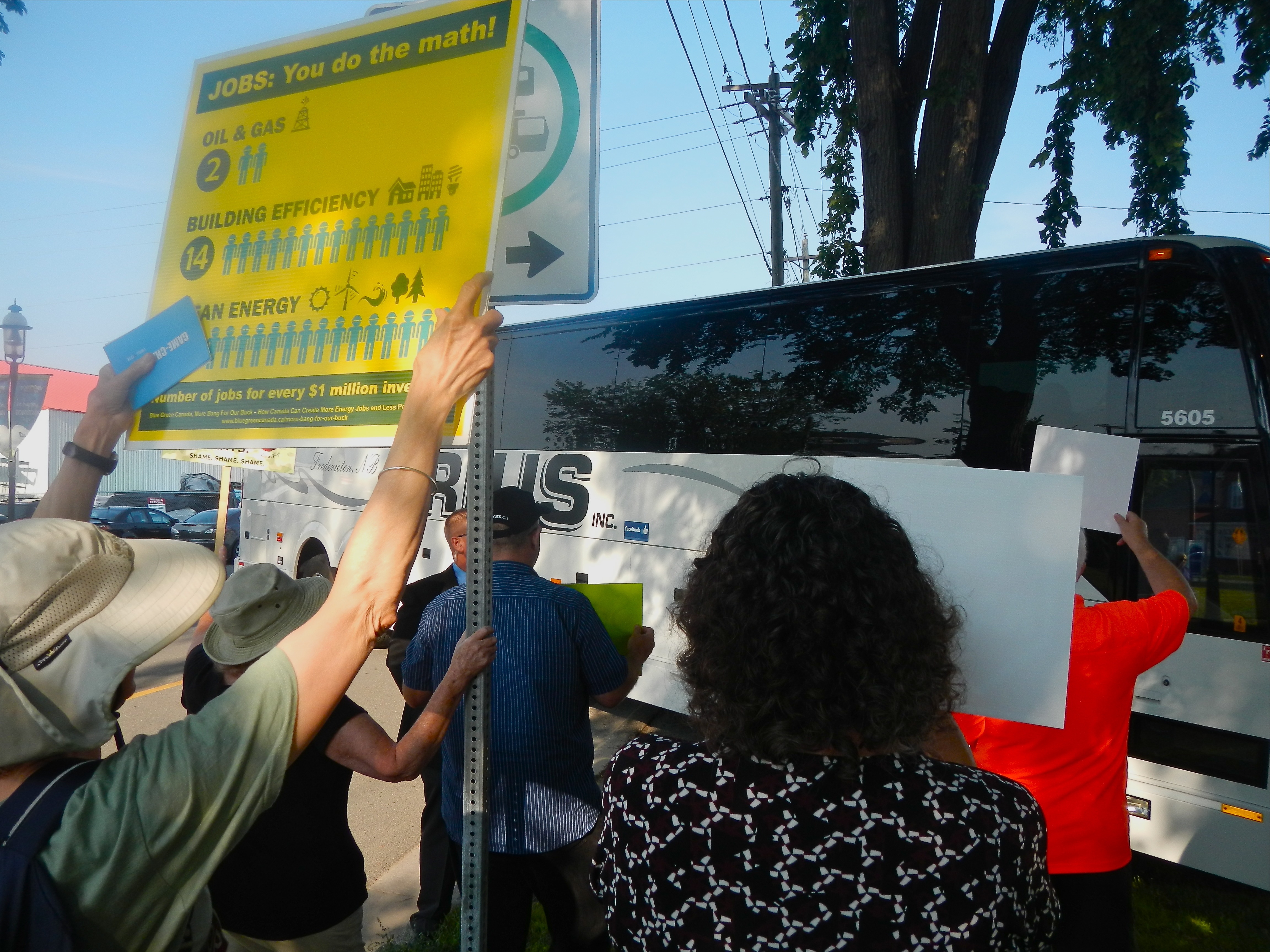 IMAGE - Stephen Harper visit to Fredericton Legion - Harper's bus