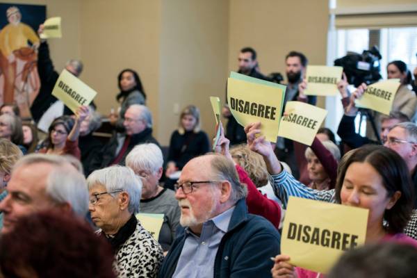 The crowd at a town-hall-style meeting with Representative Jim Sensenbrenner, Republican of Wisconsin. Photo: Lauren Justice for The New York Times