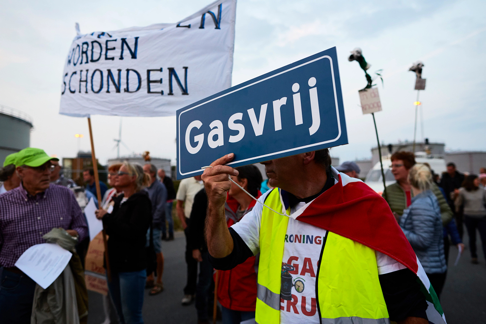 Thousands of environmental activists come out to protest gas extraction in Groningen, the Netherlands. Photo: Pierre Crom